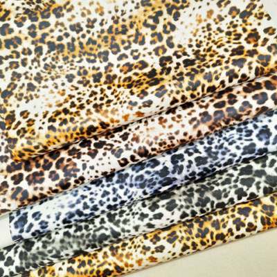 Ingrosso Pvc Leopard Stampato Pelle Artificiale Sintetica per Borsa Notebook Telefono Conchiglia Tavolo Matte di Pelle Fallato
