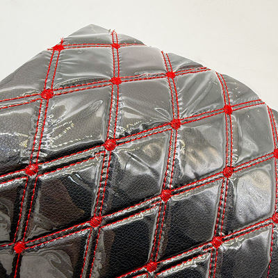 Matto per piedi di auto in pelle in PVC a misura 4.6 mm Spesso con imbottitura di schiuma Stretchy Fit Sedie auto ricamate in rilievo Divani per borse