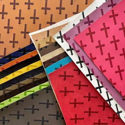 Personalizza la pelle sintetica goffrata con cambio colore in vinile PU per scarpe, borse, tappetini da tavolo, tessuto in finta pelle