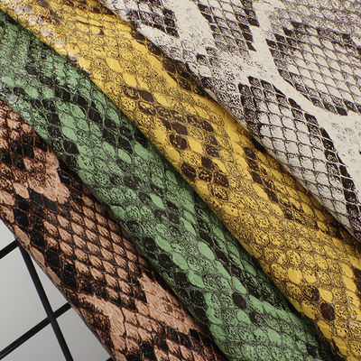 Pelle sintetica PU con spessore 0,8 mm, larghezza 137 cm e 24 campioni di colore per borse, scarpe e mobili