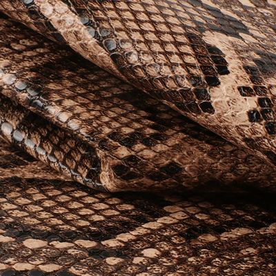 Pelle sintetica PU con spessore 0,8 mm, larghezza 137 cm e 24 campioni di colore per borse, scarpe e mobili