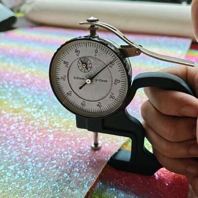 Pelle sintetica in PVC con motivo a scacchi glitter arcobaleno per borse, scarpe e artigianato