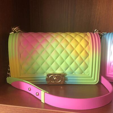 PU Lettere arcobaleno Stampa rivista Disegno cuoio sintetico impermeabile Tessuto di cuoio finto per borsa da bagaglio Mobili cosmetici/sofà 13