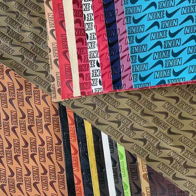 Personalizza la pelle sintetica goffrata con cambio colore in vinile PU per scarpe, borse, tappetini da tavolo, tessuto in finta pelle 10
