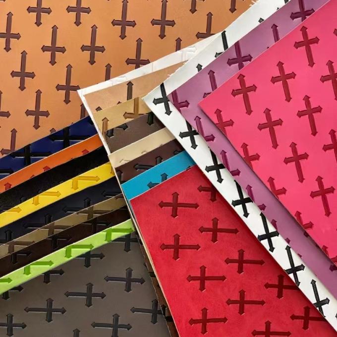 Personalizza la pelle sintetica goffrata con cambio colore in vinile PU per scarpe, borse, tappetini da tavolo, tessuto in finta pelle 12