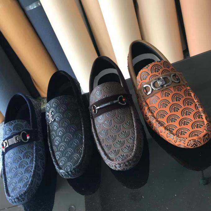 Personalizza la pelle sintetica goffrata con cambio colore in vinile PU per scarpe, borse, tappetini da tavolo, tessuto in finta pelle 21